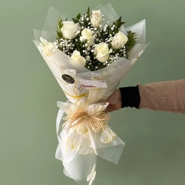 7 ADET BEYAZ GÜL BUKETİ